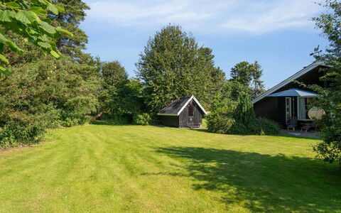 Roald - 320M from the Sea: Holz, Möbel, Wohnung, Zimmer, Decke, Holzbeize, Stuhl, Hartholz, Lack, Holz