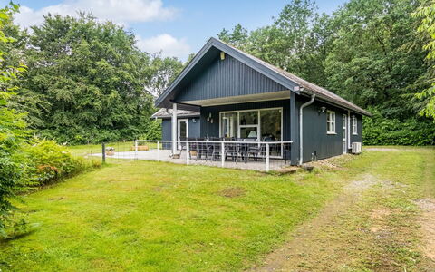 Matias - 30Km from the Sea: Möbel, Holz, Interior Design, Flooring, Fussboden, Stuhl, Zimmer, Decke, Wohnzimmer, Wohnung