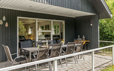 Matias - 30Km from the Sea: Möbel, Holz, Interior Design, Flooring, Fussboden, Stuhl, Zimmer, Decke, Wohnzimmer, Wohnung