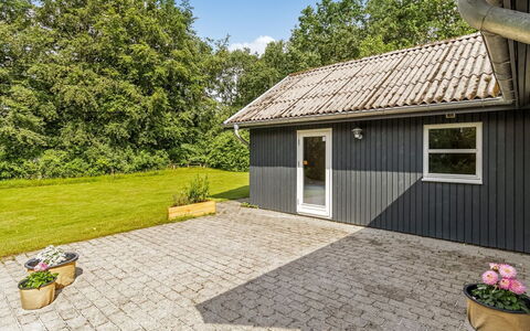 Matias - 30Km from the Sea: Möbel, Holz, Interior Design, Flooring, Fussboden, Stuhl, Zimmer, Decke, Wohnzimmer, Wohnung