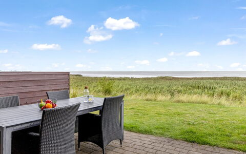 Auwe - 3.5Km from the Sea: Möbel, Holz, Interior Design, Flooring, Fussboden, Stuhl, Zimmer, Decke, Wohnzimmer, Wohnung