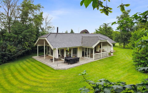 Ilwith - 400M from the Sea: Hütte, Hinterhof, Garten, Gartenbauten, Schuppen, Abstellgleis, Gartenmöbel, Blockhaus, Outdoor Struktur, Hütte