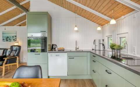 Maini - 350M from the Sea: Decke, Interior Design, Küche, Flooring, Countertop, Cabinetry, Light Fixture, Küchengerät, Holzboden, Schublade