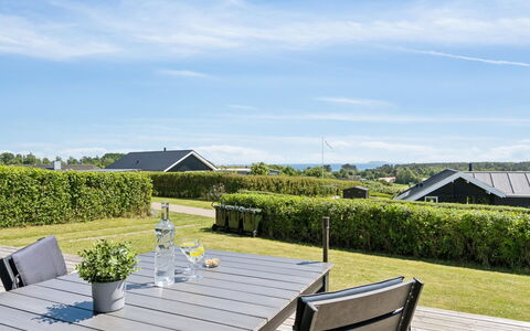 Joseph - 500M from the Sea: Blau, Grundstueck, Schatten, Gartenmöbel, Garten, Tisch Im Freien, Rasen, Landscaping, Stuhl, Garten