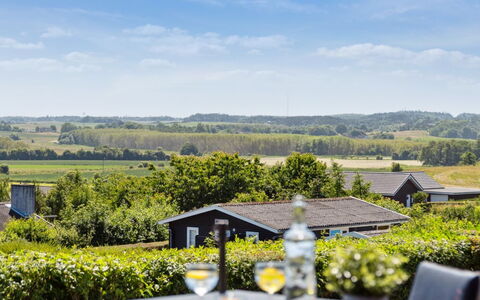 Joseph - 500M from the Sea: Landschaft, Grundstueck, Einfach, Plantage, Feld, Landwirtschaft, Wiese, Bauernhof, Garten, Schatten