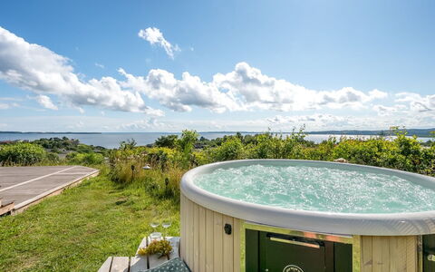 Sybil - 700M from the Sea: Wolke, Grundstueck, Landscaping, Garten, Garten, Eco Hotel, Resort, Meteorologisches Phänomen, Kumulus