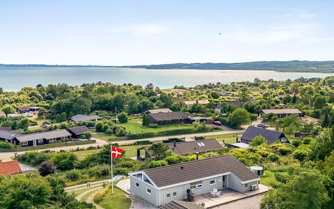 Sybil - 700M from the Sea: Wohngebiet, Vogelperspektive, Luftaufnahmen, Landschaft, Vorort, Haus, Dach, Zuhause, Grundstueck, Küsten Und Ozeanische Forms