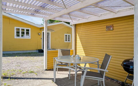 Senija - 6.5Km from the Sea: Zuhause, Dach, Haus, Tür, Hütte, Schatten, Garten, Ground, Veranda, Garten