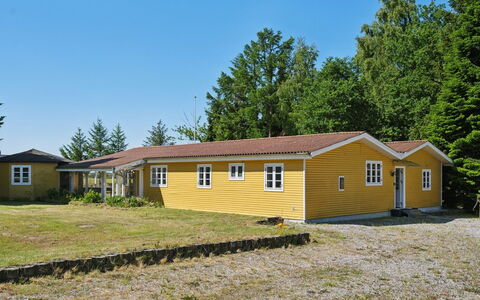 Senija - 6.5Km from the Sea: Zuhause, Dach, Haus, Tür, Hütte, Schatten, Garten, Ground, Veranda, Garten