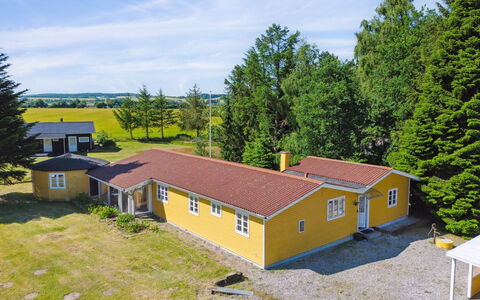 Senija - 6.5Km from the Sea: Zuhause, Dach, Haus, Tür, Hütte, Schatten, Garten, Ground, Veranda, Garten