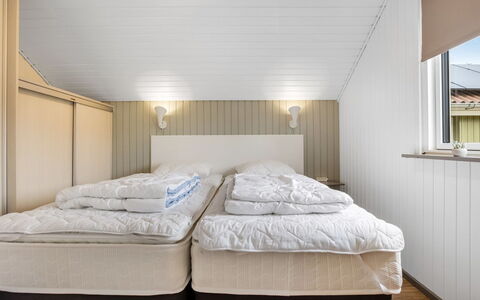 Emiljan - from the Sea: Holz, Schlafzimmer, Fussboden, Interior Design, Bett, Flooring, Decke, Bettdecke, Bedding, Linens