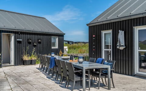 Jonas - 450M from the Sea: Möbel, Holz, Interior Design, Flooring, Fussboden, Stuhl, Zimmer, Decke, Wohnzimmer, Wohnung