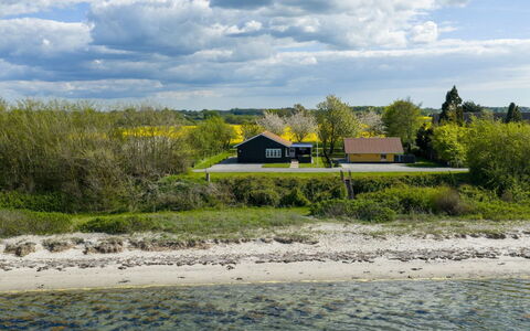 Sada - 30M from the Sea: Möbel, Interior Design, Holz, Decke, Flooring, Fussboden, Holzboden, Küche & Esszimmer Tisch, Tabelle, Light Fixture