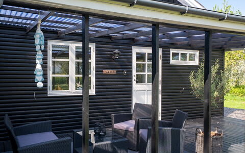 Sada - 30M from the Sea: Möbel, Interior Design, Holz, Decke, Flooring, Fussboden, Holzboden, Küche & Esszimmer Tisch, Tabelle, Light Fixture