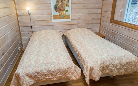 Tahkon Polar: Holz, Flooring, Fussboden, Bett, Schlafzimmer, Möbel, Interior Design, Bettdecke, Zimmer, Bedding