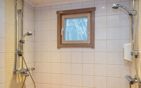 Tahkon Polar: Badezimmer, Armatur, Flooring, Duschkopf, Fussboden, Dusche, Interior Design, Installation, Brausenstange, Duschpaneel