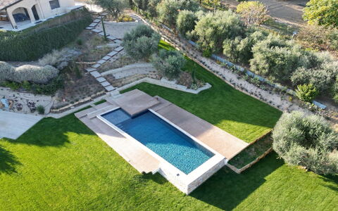 Villa Carciofa: Garten, Strauch, Schwimmbad, Landscaping, Hinterhof, Estate, Rasen, Garten, Villa, Hof