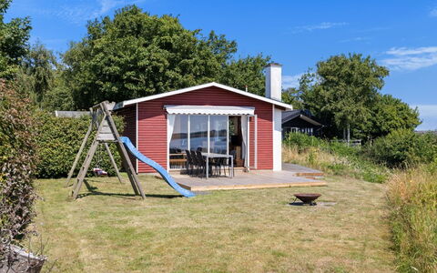 Rajna - 30M from the Sea: Möbel, Holz, Interior Design, Flooring, Fussboden, Stuhl, Zimmer, Decke, Wohnzimmer, Wohnung