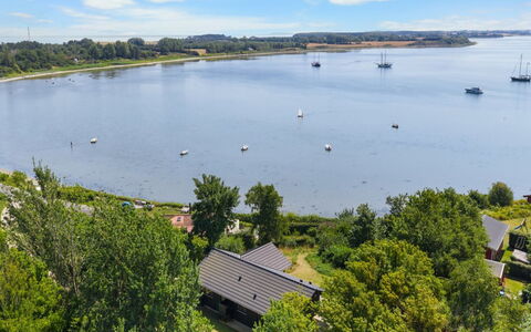 Edvardsine - 40M from the Sea: Blau, Hütte, Haus, Zuhause, Bauernhaus, Estate, Abstellgleis