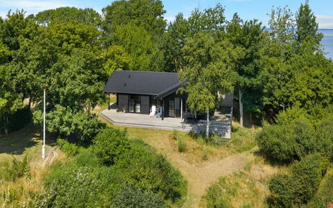 Edvardsine - 40M from the Sea: Blau, Hütte, Haus, Zuhause, Bauernhaus, Estate, Abstellgleis