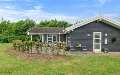 Moa - 350M from the Sea: Möbel, Holz, Interior Design, Flooring, Fussboden, Stuhl, Zimmer, Decke, Wohnzimmer, Wohnung