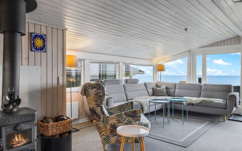 Nedelko - 20M from the Sea: Holz, Möbel, Interior Design, Couch, Fussboden, Flooring, Wohnzimmer, Zuhause, Decke