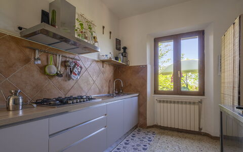 La Torre sul Ponte, Seaview, Garden: Küche, Küchengerät, Major Appliance, Interior Design, Holz, Countertop, Flooring, Haushaltsgerät, Herd, Zimmer