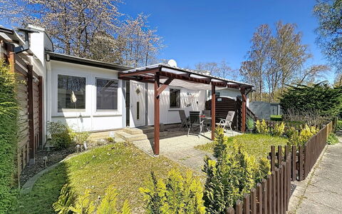 Bungalow 33: Haus, Wohngebiet, Zuhause, Hütte, Dach, Tür, Zaun, Garten, Home Fechten, Garten