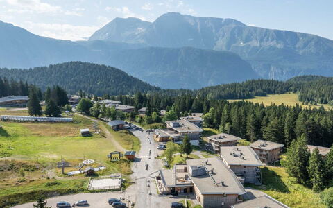 V. du Bachat Joubarbes: Baum, Landschaft, Hochland, Bergstation, Steigung, Gebirge, Dorf, Senke, Alpen
