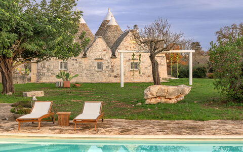 Trulli Experience, Pool, Monopoli: Estate, Garten, Rasen, Villa, Bauernhaus, Villa, Hazienda