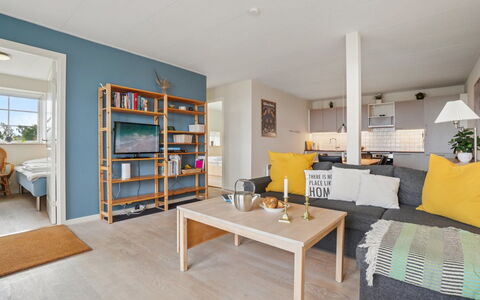 Rafn - 400M from the Sea: Die Architektur, Dach, Zuhause, Verbundwerkstoff, Daylighting, Abstellgleis, Auffahrt