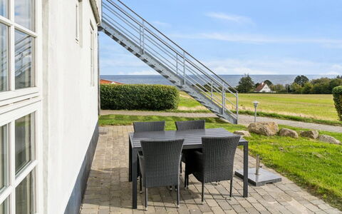 Rafn - 400M from the Sea: Die Architektur, Dach, Zuhause, Verbundwerkstoff, Daylighting, Abstellgleis, Auffahrt