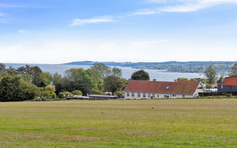 Rafn - 400M from the Sea: Die Architektur, Dach, Zuhause, Verbundwerkstoff, Daylighting, Abstellgleis, Auffahrt