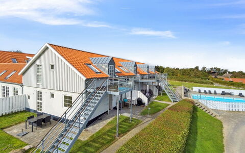 Rafn - 400M from the Sea: Die Architektur, Dach, Zuhause, Verbundwerkstoff, Daylighting, Abstellgleis, Auffahrt
