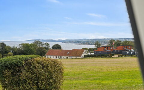 Rafn - 400M from the Sea: Die Architektur, Dach, Zuhause, Verbundwerkstoff, Daylighting, Abstellgleis, Auffahrt