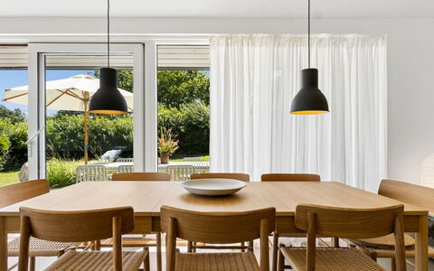 Karlotta - 500M from the Sea: Möbel, Interior Design, Holz, Küche & Esszimmer Tisch, Esszimmer, Flooring, Tabelle, Light Fixture, Stuhl, Fussboden
