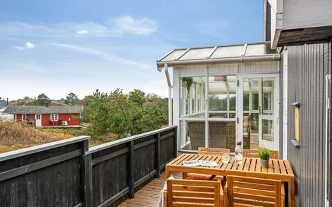 Hanne - 750M from the Sea: Möbel, Holz, Interior Design, Flooring, Fussboden, Stuhl, Zimmer, Decke, Wohnzimmer, Wohnung