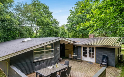 Mena - 10Km from the Sea: Möbel, Holz, Interior Design, Flooring, Fussboden, Stuhl, Zimmer, Decke, Wohnzimmer, Wohnung