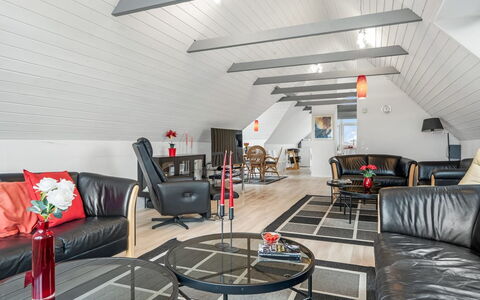 Siljana - 200M from the Sea: Möbel, Holz, Interior Design, Flooring, Fussboden, Stuhl, Zimmer, Decke, Wohnzimmer, Wohnung