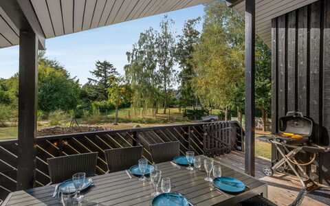 Margrethe - 600M from the Sea: Möbel, Holz, Interior Design, Flooring, Fussboden, Stuhl, Zimmer, Decke, Wohnzimmer, Wohnung