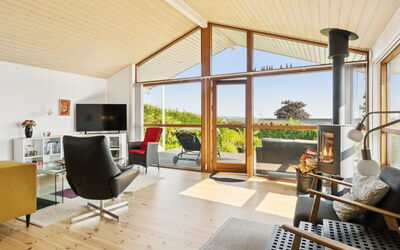 Viggo - 200M from the Sea