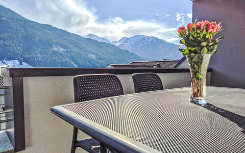 Glück auf: Möbel, Interior Design, Gebirge, Stuhl, Decke, Wohnung, Balkon, Alpen, Wohnzimmer, Grat