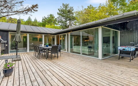 Simjanka - 800M from the Sea: Holz, Zuhause, Veranda, Deck, Hartholz, Dach, Holzbeize, Holzboden, Eco Hotel
