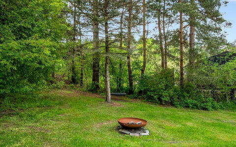 Simjanka - 800M from the Sea: Holz, Zuhause, Veranda, Deck, Hartholz, Dach, Holzbeize, Holzboden, Eco Hotel