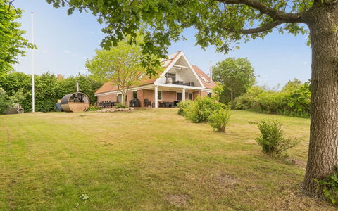 Cyrill - 2Km from the Sea: Haus, Zuhause, Ländliches Gebiet, Hütte, Rasen, Estate, Bauernhaus, Garten, Schatten, Landscaping