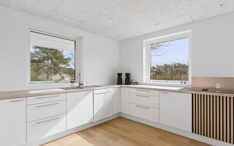 Cyrill - 2Km from the Sea: Flooring, Holz, Decke, Fussboden, Interior Design, Holzboden, Küche, Hartholz