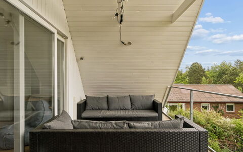 Cyrill - 2Km from the Sea: Möbel, Holz, Interior Design, Flooring, Fussboden, Stuhl, Zimmer, Decke, Wohnzimmer, Wohnung