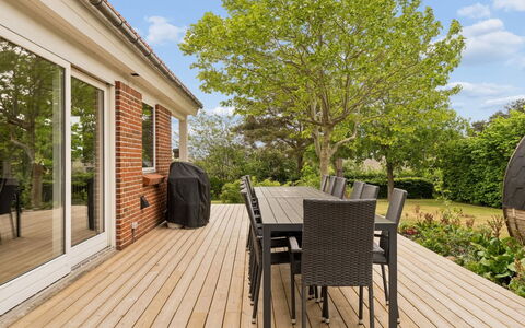 Cyrill - 2Km from the Sea: Möbel, Holz, Interior Design, Flooring, Fussboden, Stuhl, Zimmer, Decke, Wohnzimmer, Wohnung