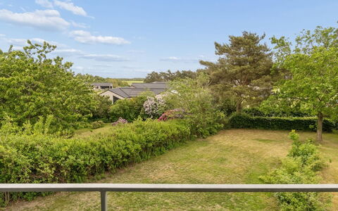 Cyrill - 2Km from the Sea: Möbel, Holz, Interior Design, Flooring, Fussboden, Stuhl, Zimmer, Decke, Wohnzimmer, Wohnung