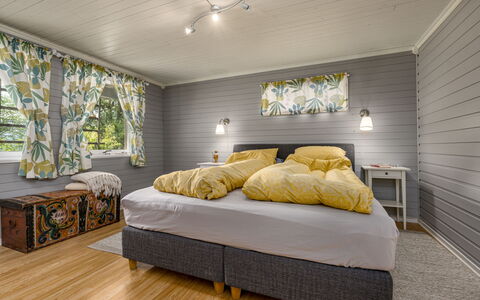 Høyanger Panorama: Interior Design, Flooring, Holz, Fussboden, Decke, Möbel, Schlafzimmer, Beleuchtung, Bett, Zimmer